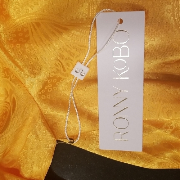 💕RONNY KOBO💕 Lorie Satin Long Sleeve Blouse ~ Yellow Small S NWT - Picture 10 of 13